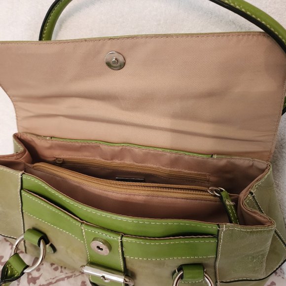 Attractive  Gianni Bernini bright green distressed leather shoulder bag - Picture 2 of 4